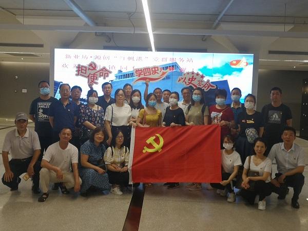 俄罗斯太平洋舰队战舰编队在中国东海举行防空演习